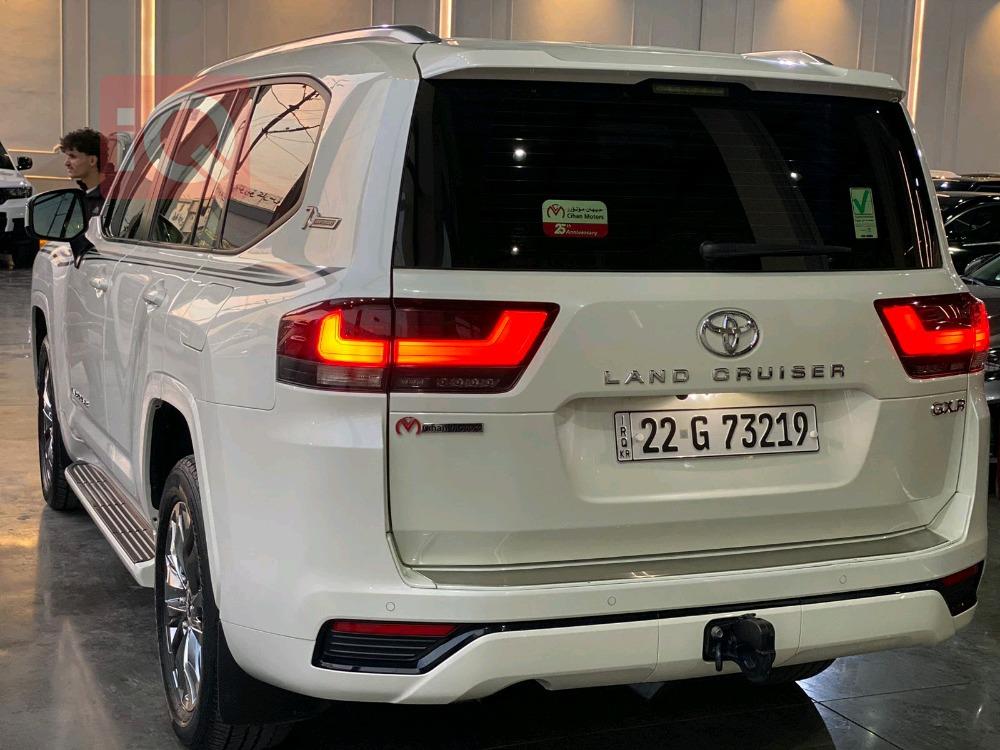 تۆیۆتا لاند کروزەر